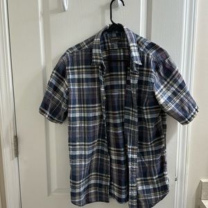 Men’s medium Eddie Bauer short sleeve button down shirt with pocket